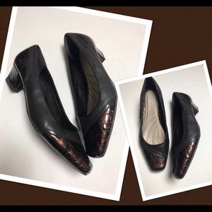 Easy Street Kitten heel brown pump size 8 wide